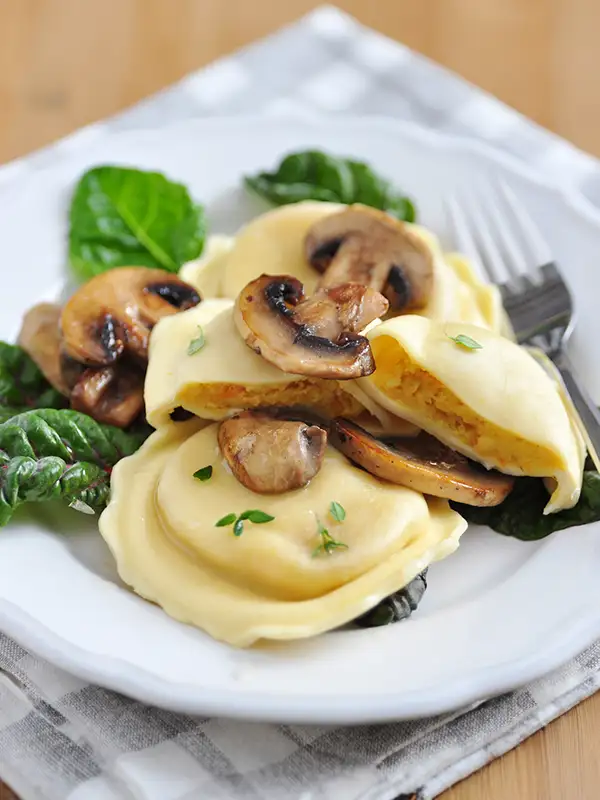 Kürbis Ravioli mit Pilzen